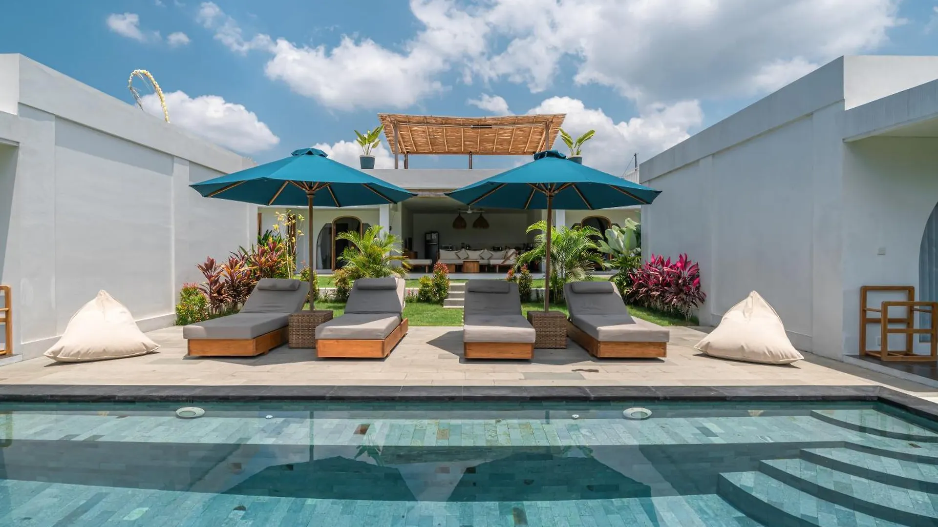 Zango - Fieldside Luxe 4Br Villa In Ubud